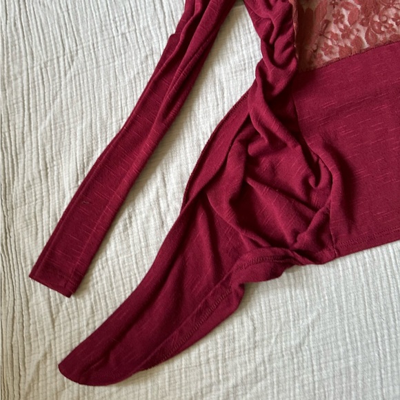 Red lace back drape cardigan - Picture 5 of 7